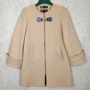 Zara Women's Tan Cape with Front Pockets